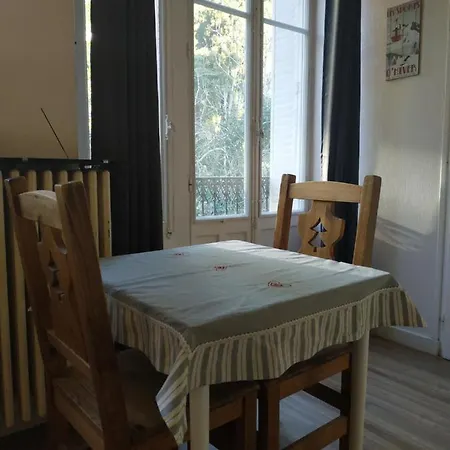 Joli Calme Parking Proche Thermes Et Centre Διαμέρισμα Εξ Λε Μπαν