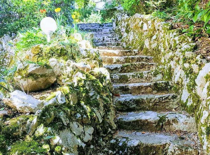 アパート Joli Calme Parking Proche Thermes Et Centre エクスレバン