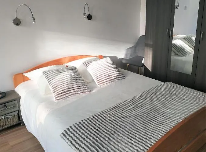 Joli Calme Parking Proche Thermes Et Centre